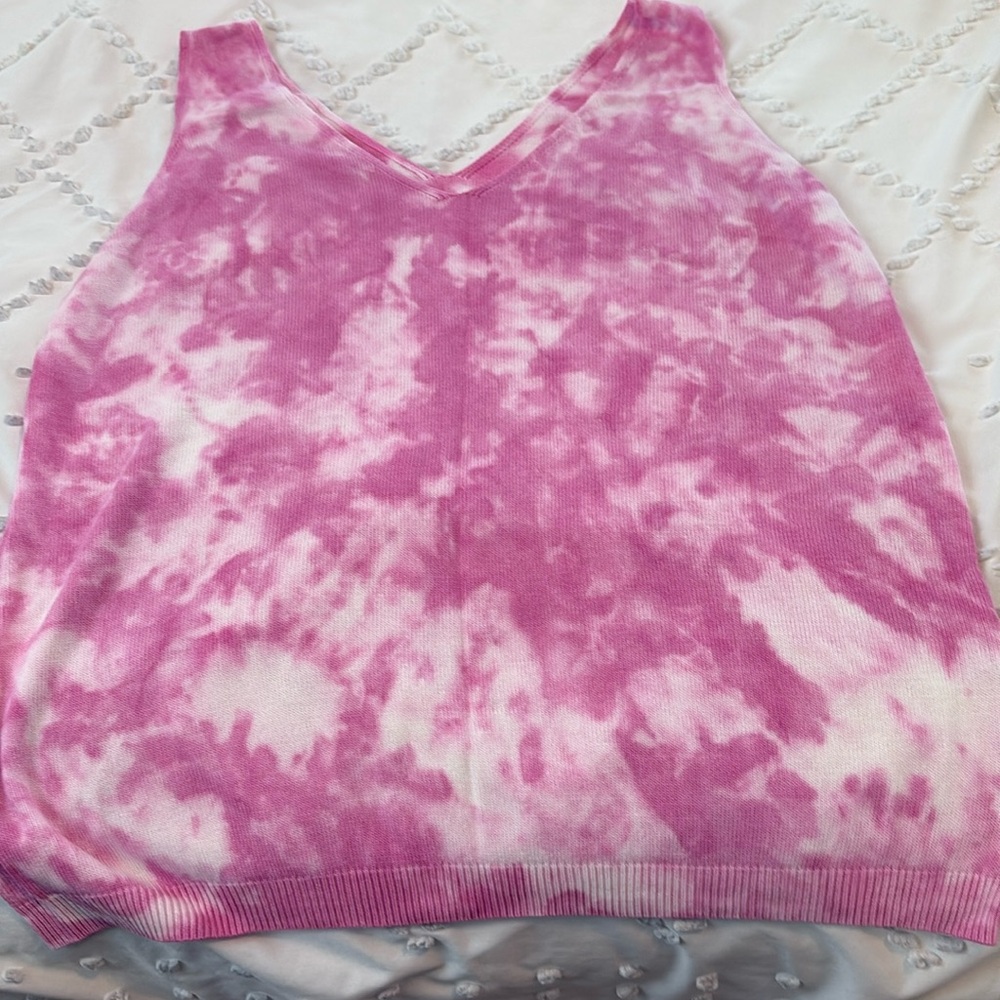 Pink knit sleeveless tank top. Tie dyed print